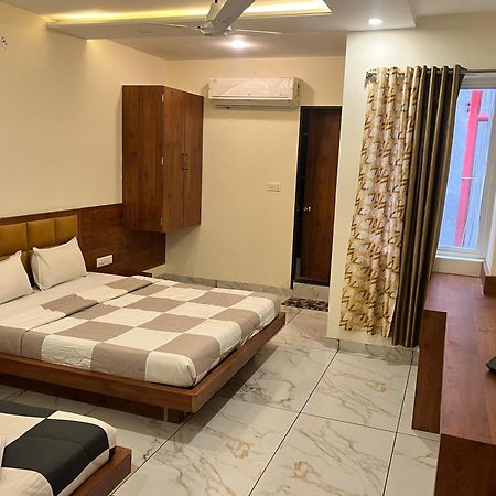 Hotel Prakasham Ujjain Dış mekan fotoğraf