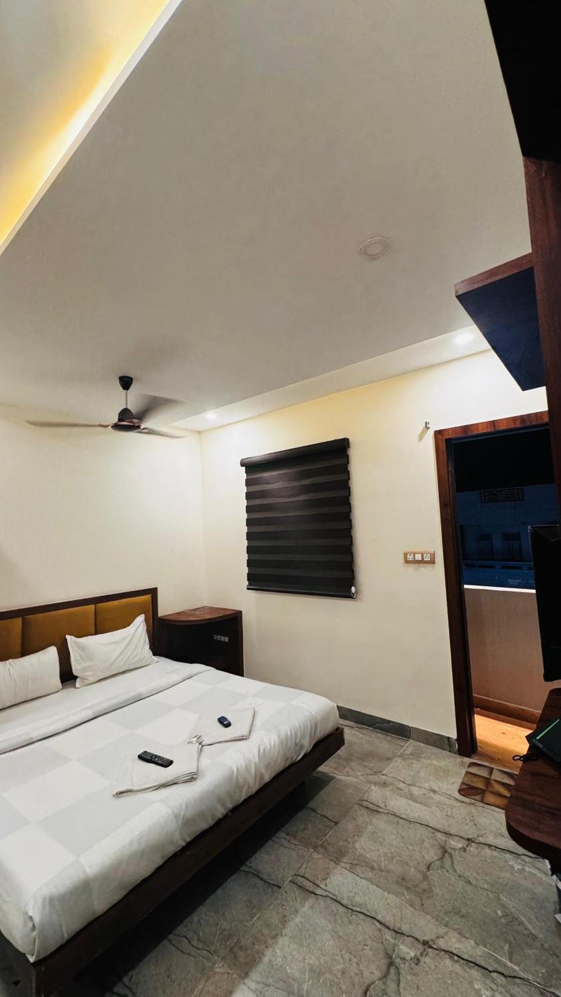 Hotel Prakasham Ujjain Dış mekan fotoğraf