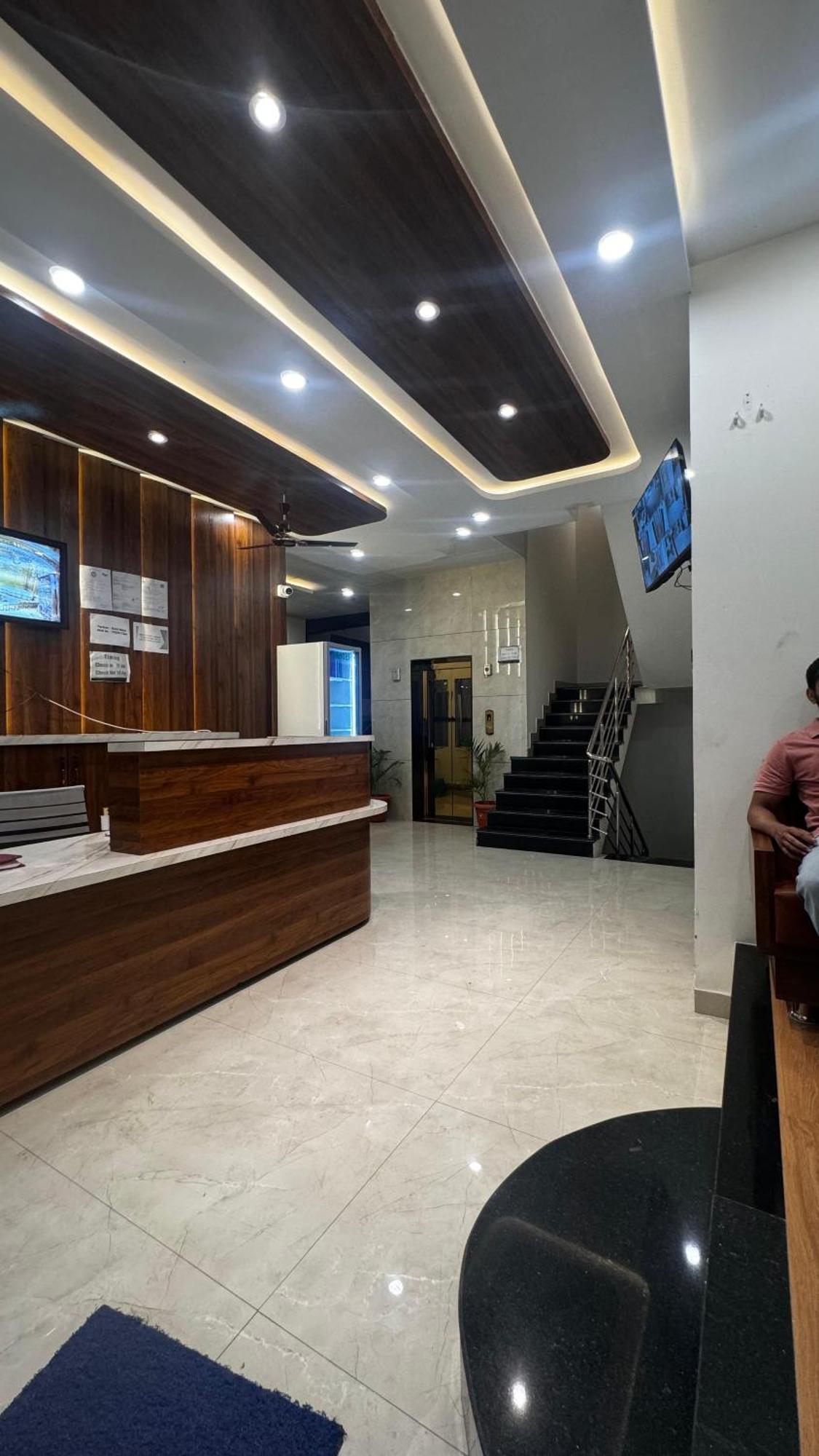 Hotel Prakasham Ujjain Dış mekan fotoğraf