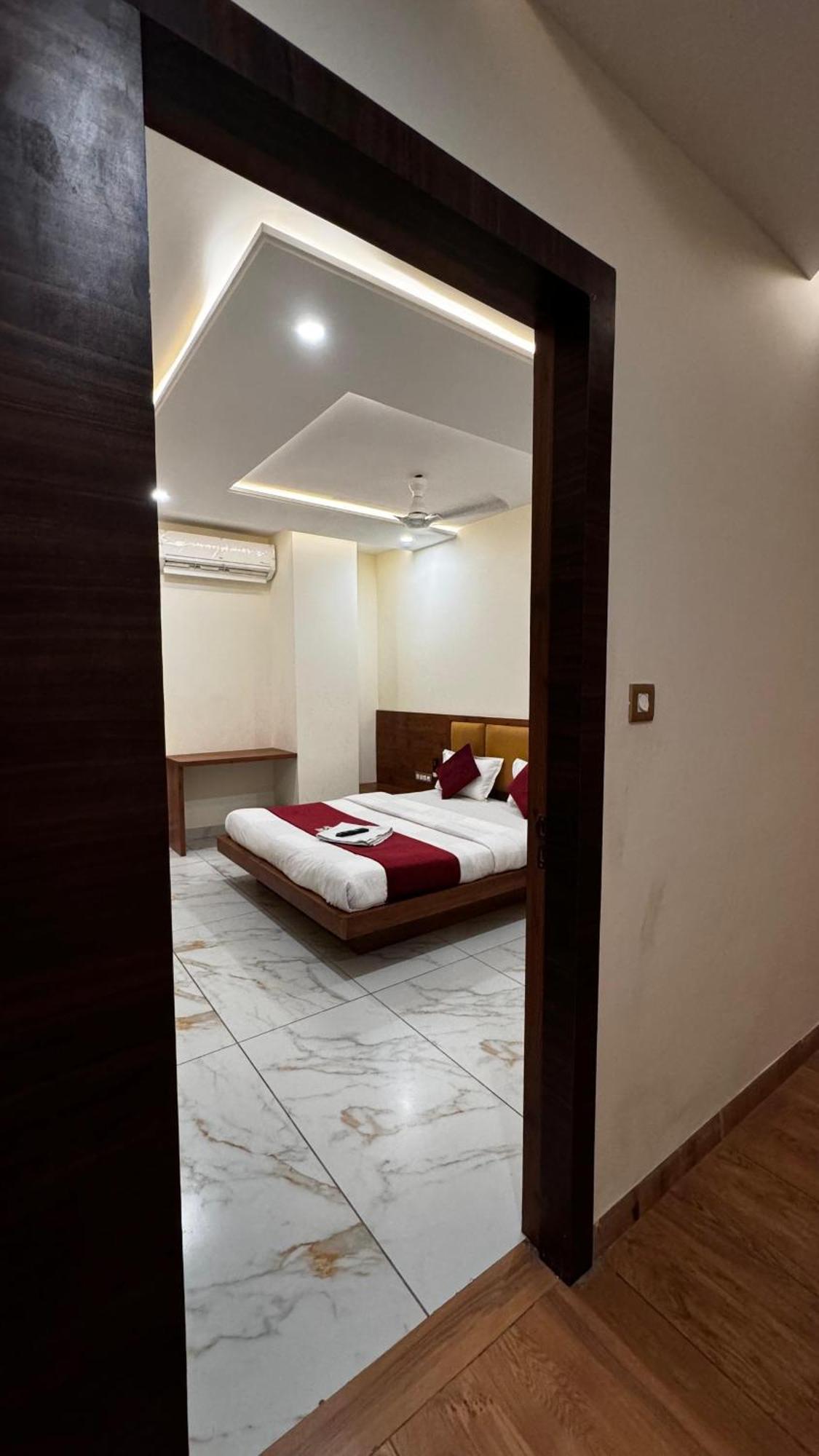 Hotel Prakasham Ujjain Dış mekan fotoğraf