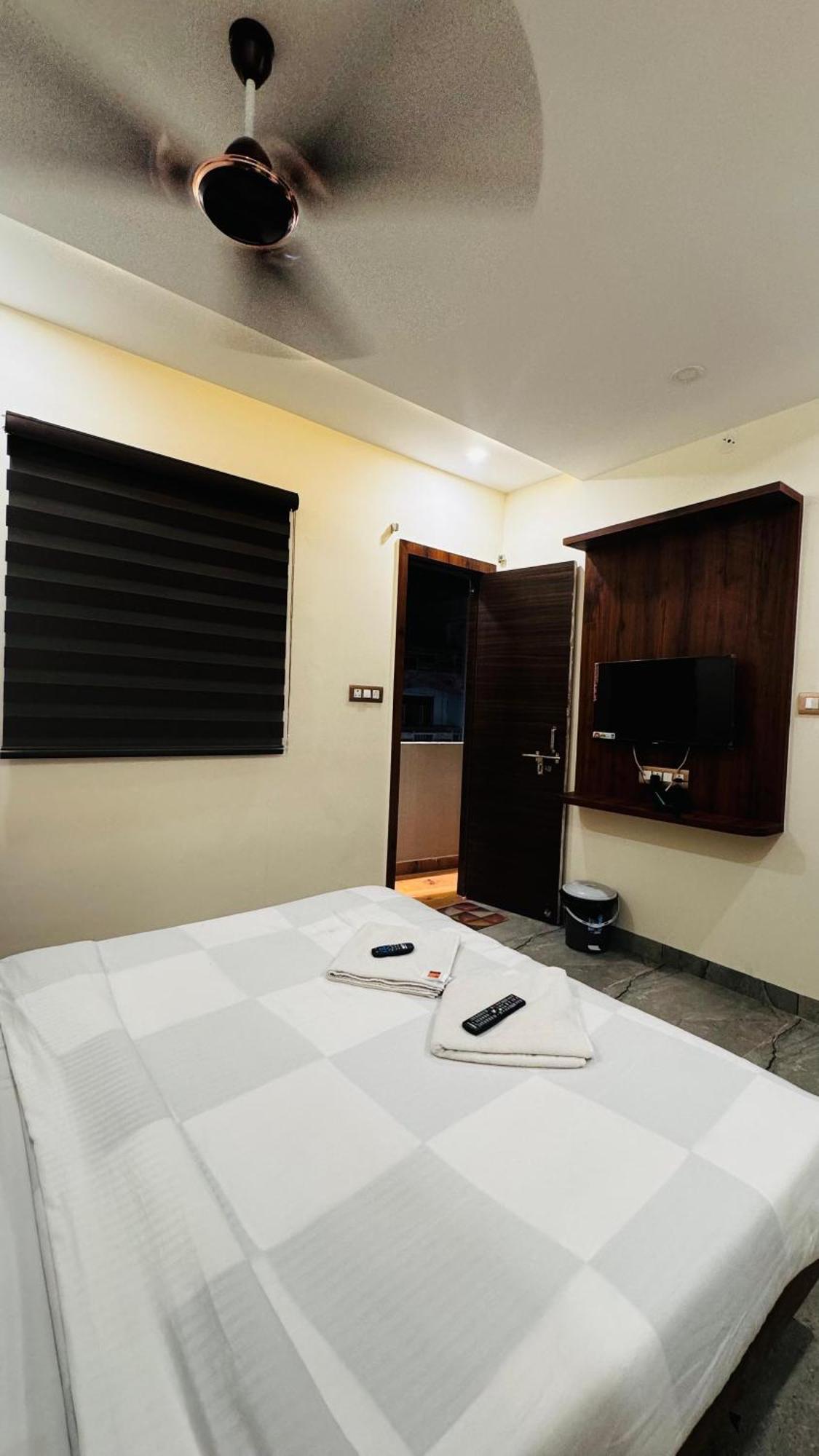 Hotel Prakasham Ujjain Dış mekan fotoğraf