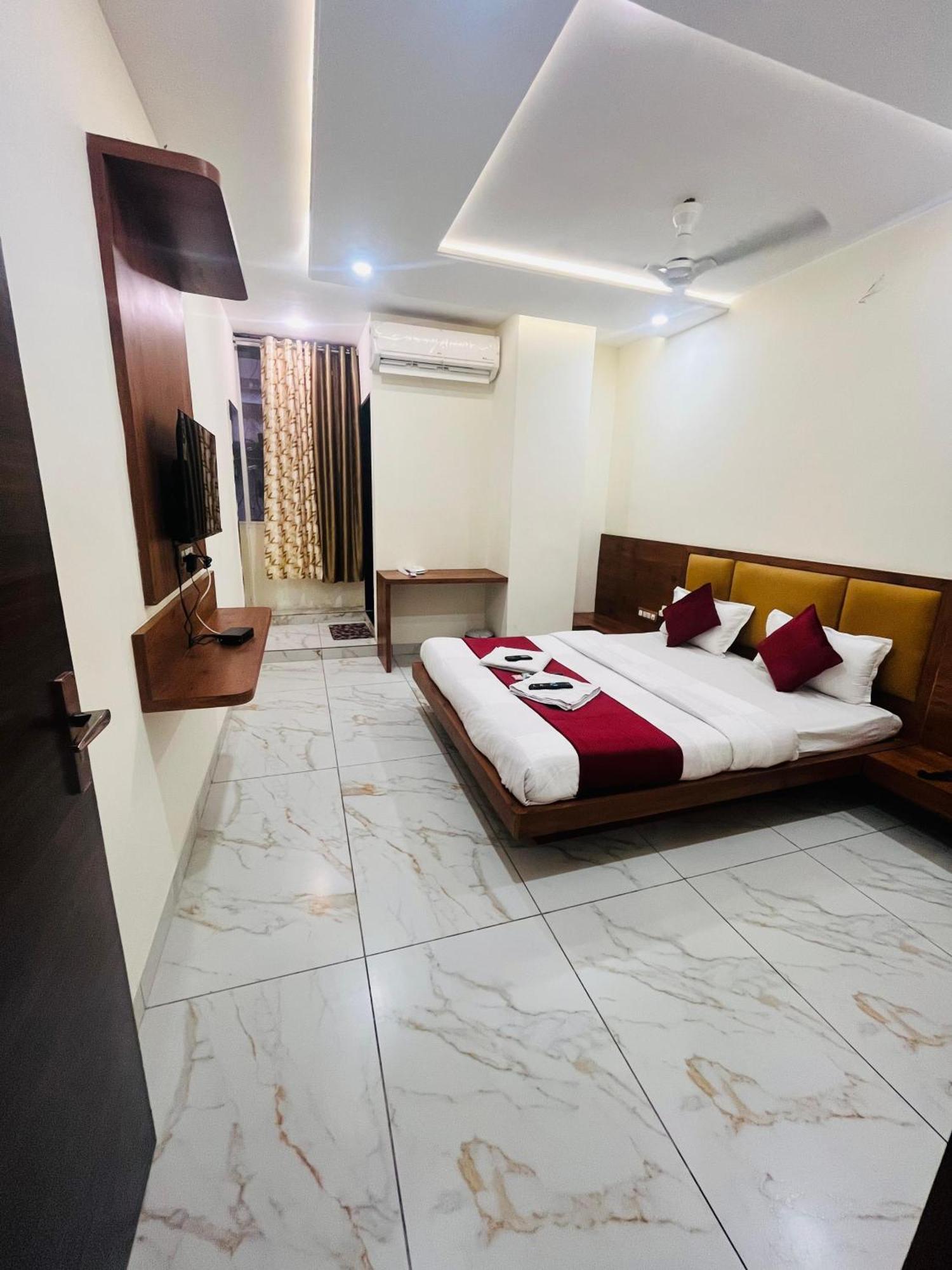 Hotel Prakasham Ujjain Dış mekan fotoğraf