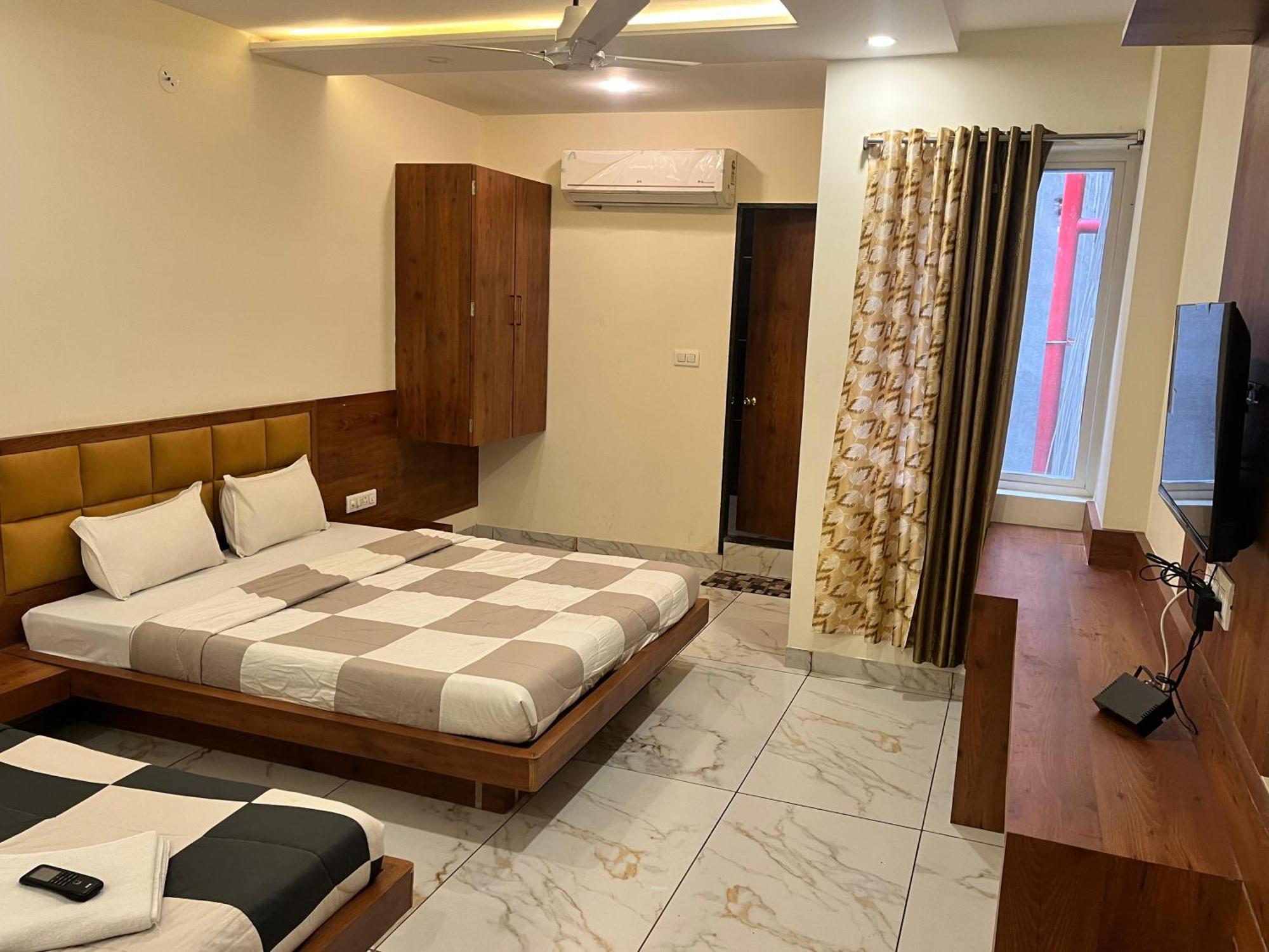 Hotel Prakasham Ujjain Dış mekan fotoğraf