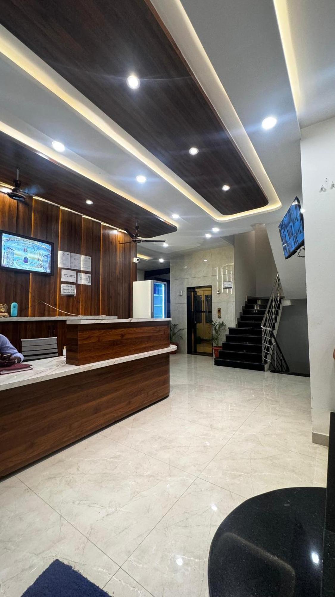 Hotel Prakasham Ujjain Dış mekan fotoğraf