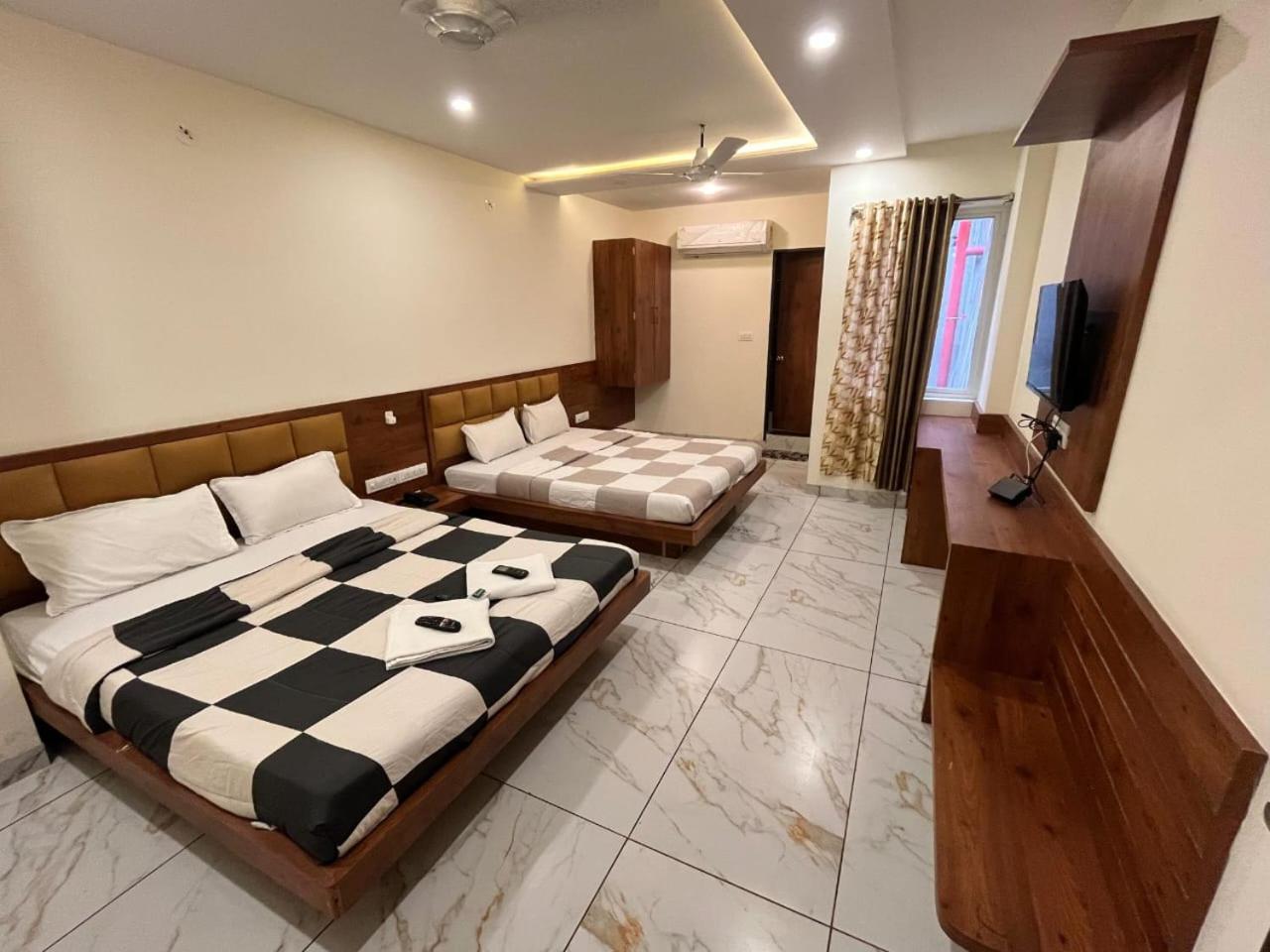 Hotel Prakasham Ujjain Dış mekan fotoğraf